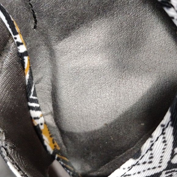 Life Stride black and white fabric open toe wedges. Size 7.5 - Picture 7 of 9